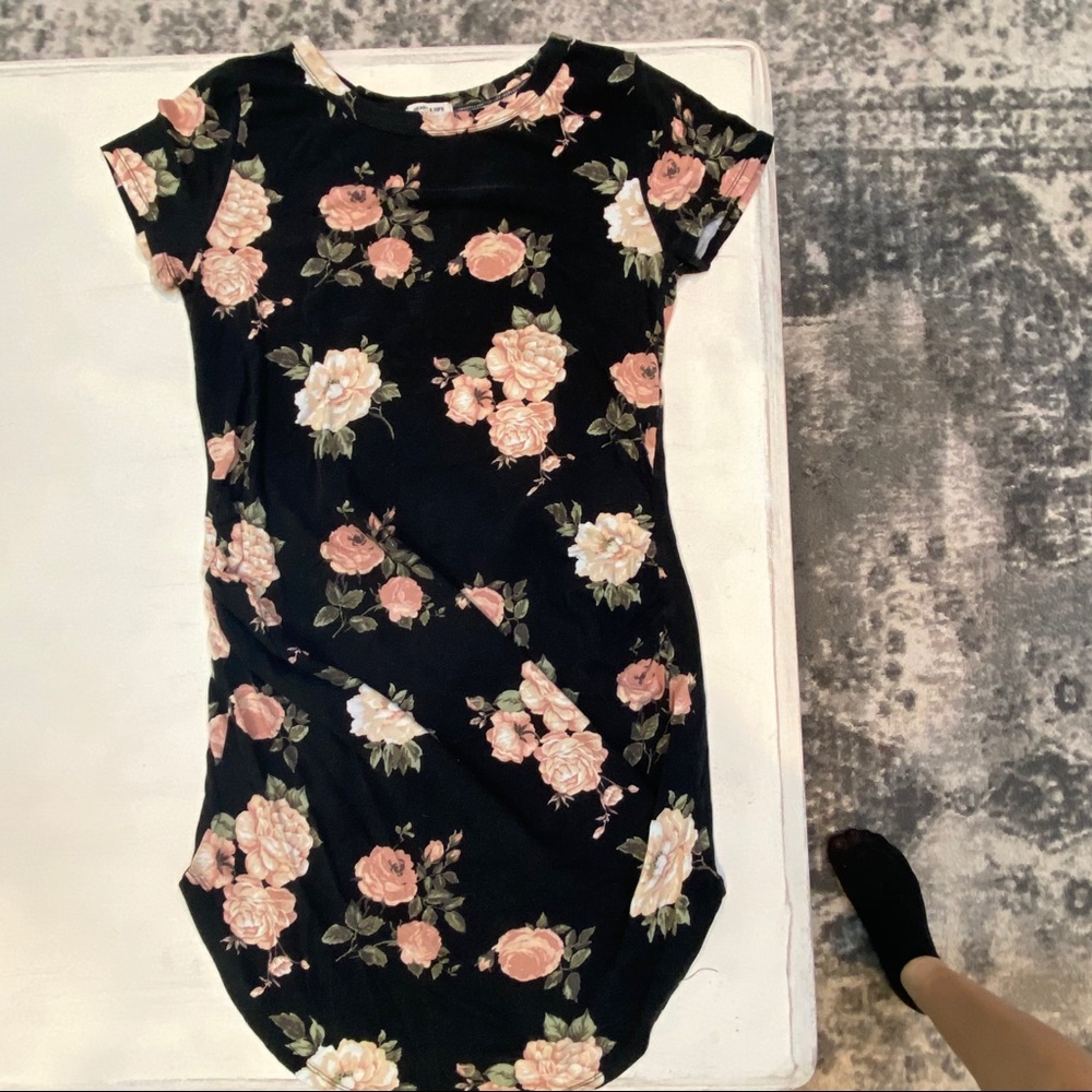 Floral ruched maternity dress